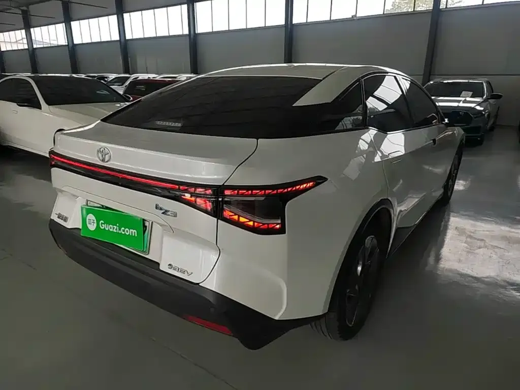 Toyota bZ3 2024 из CN, фото 8