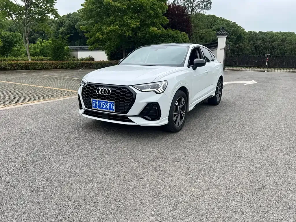 Audi Q3 Sportback — фото 1