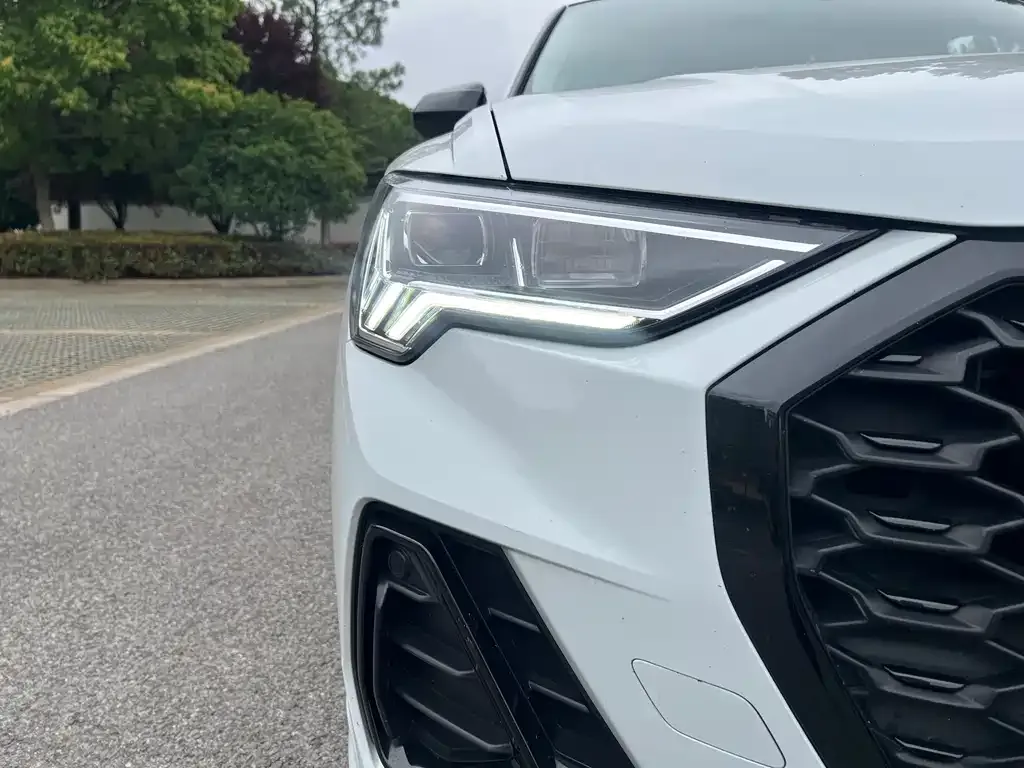 Audi Q3 Sportback — фото 2