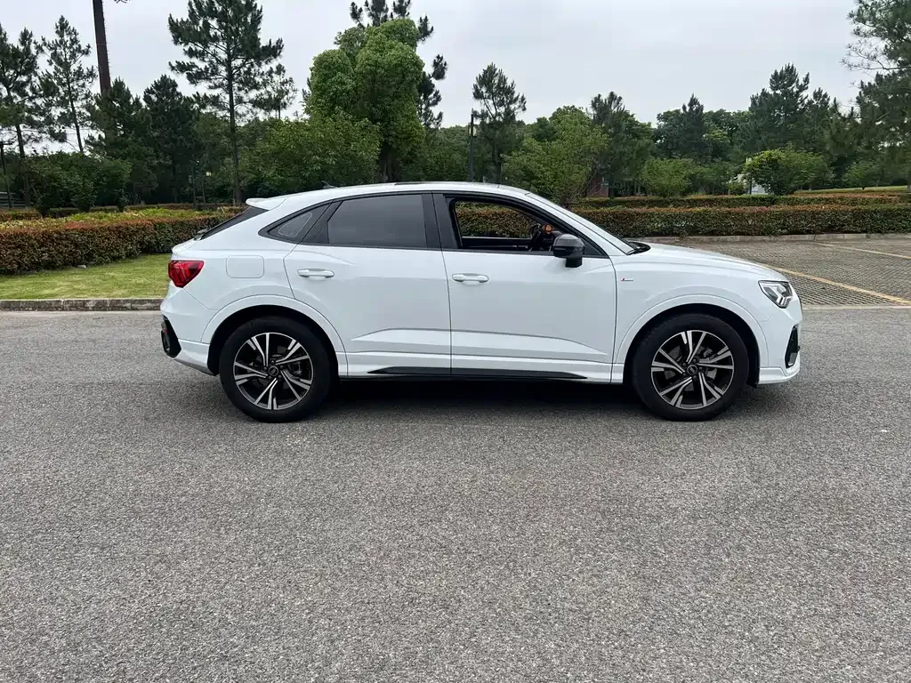 Audi Q3 Sportback — фото 10