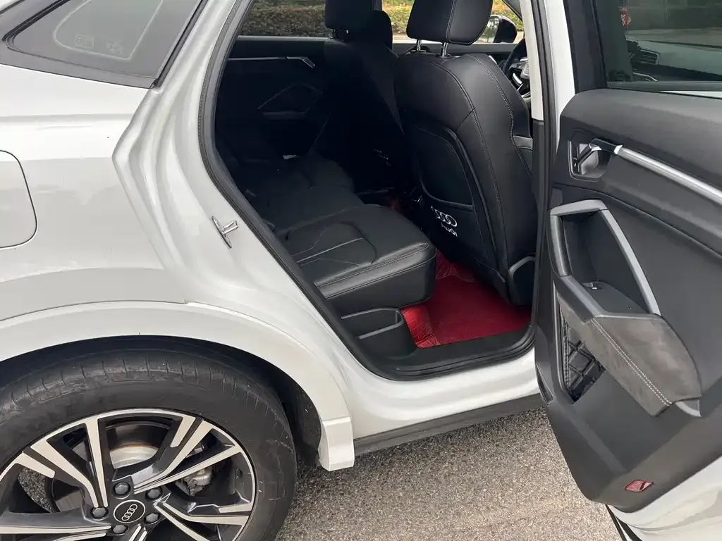 Audi Q3 Sportback — фото 6
