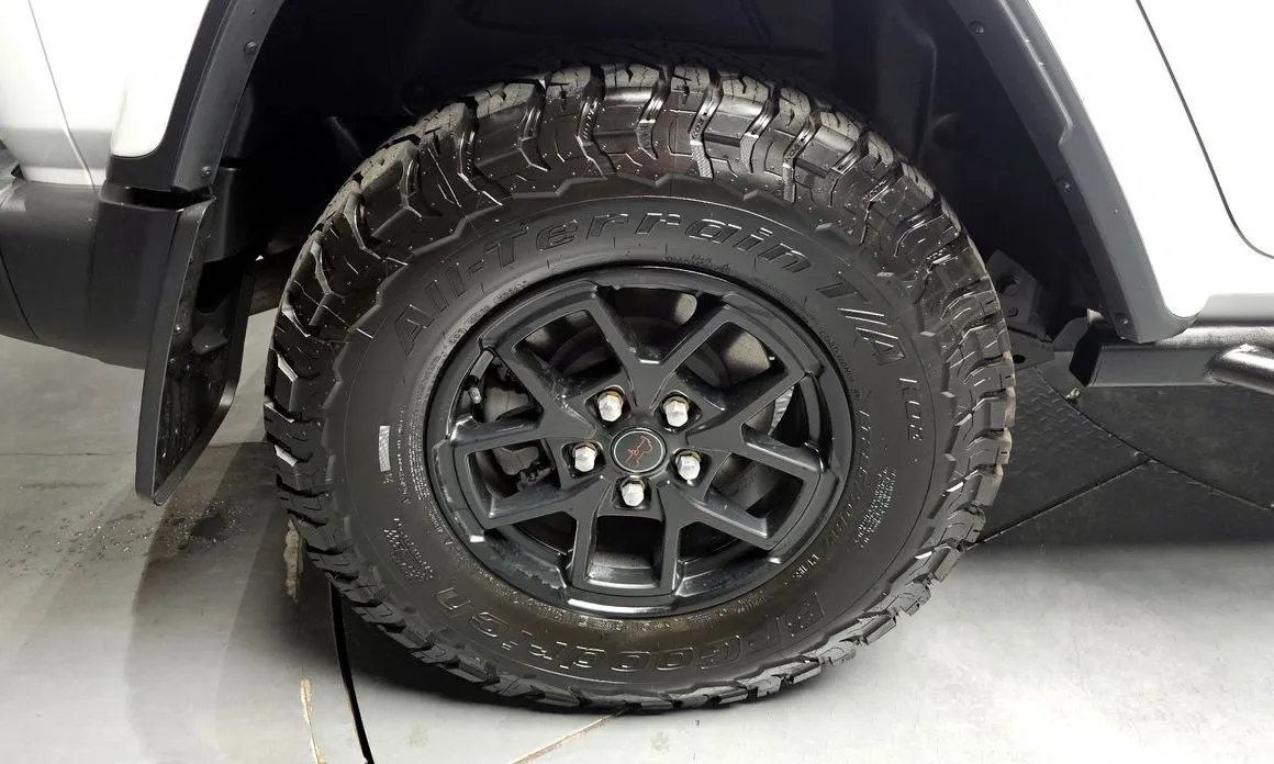 Jeep Wrangler — фото 7