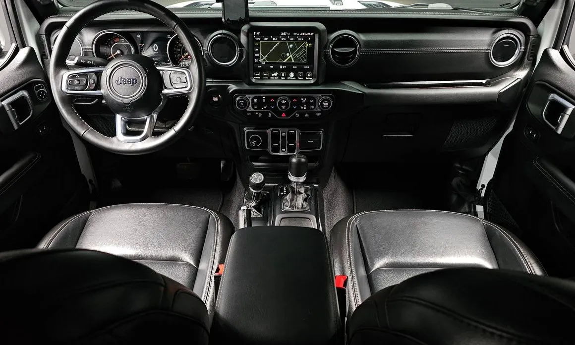 Jeep Wrangler — фото 10