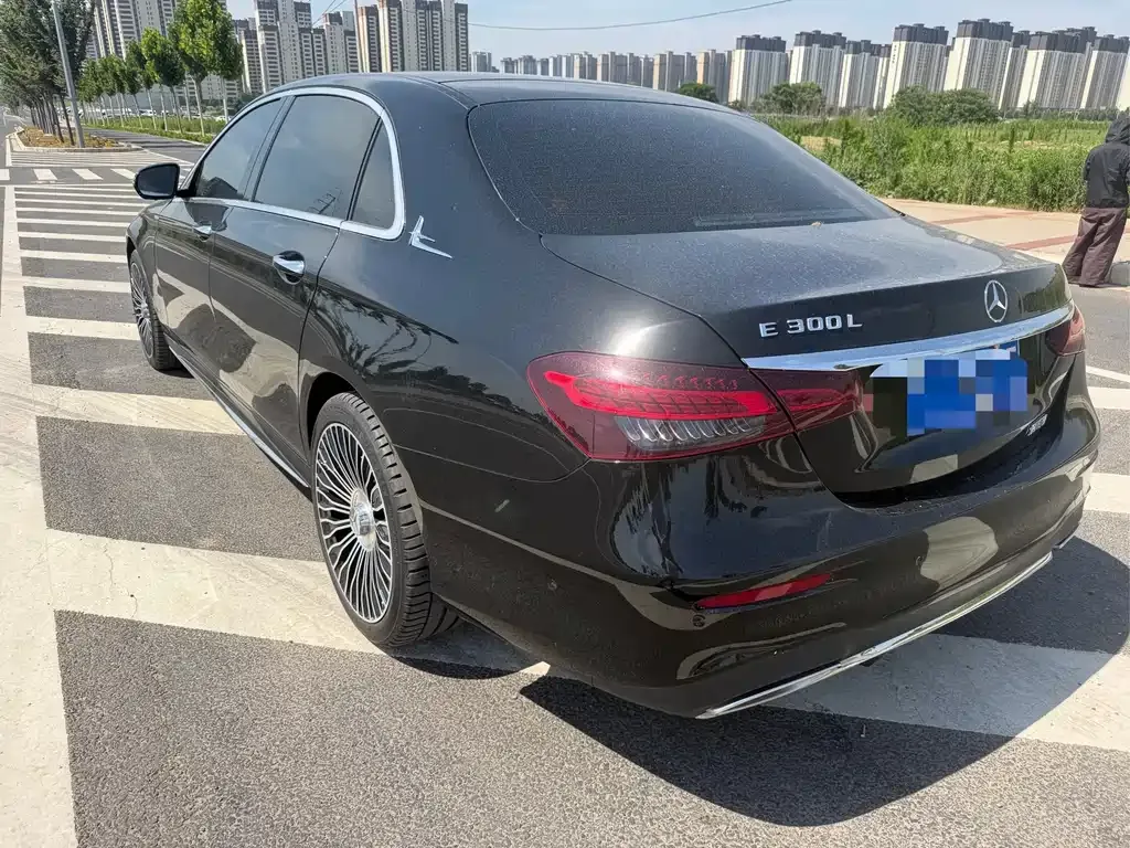 Mercedes-Benz E-Class (Import) — фото 9