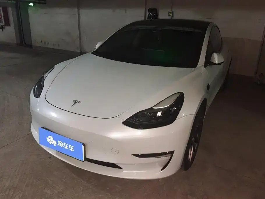 Tesla Model 3 — фото 1
