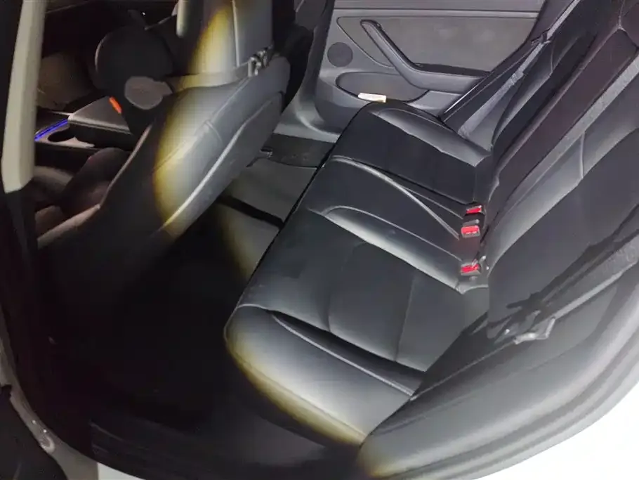 Tesla Model 3 — фото 6