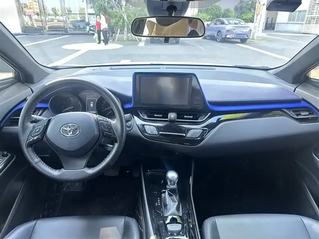 Toyota C-HR — фото 7