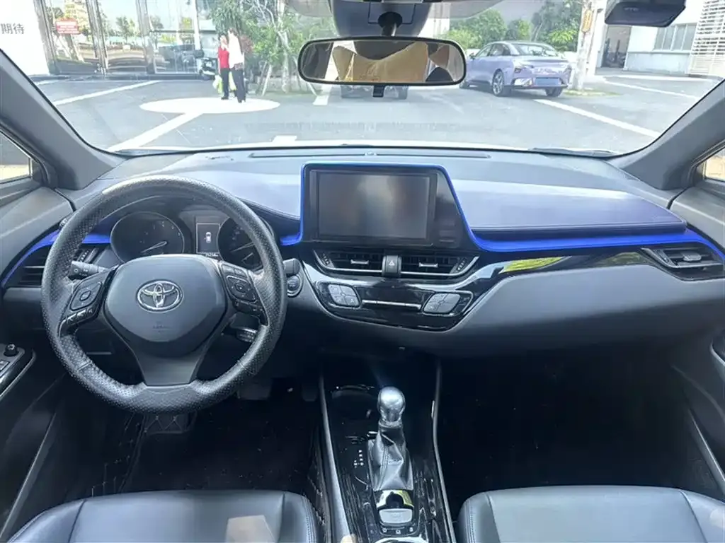 Toyota C-HR — фото 6