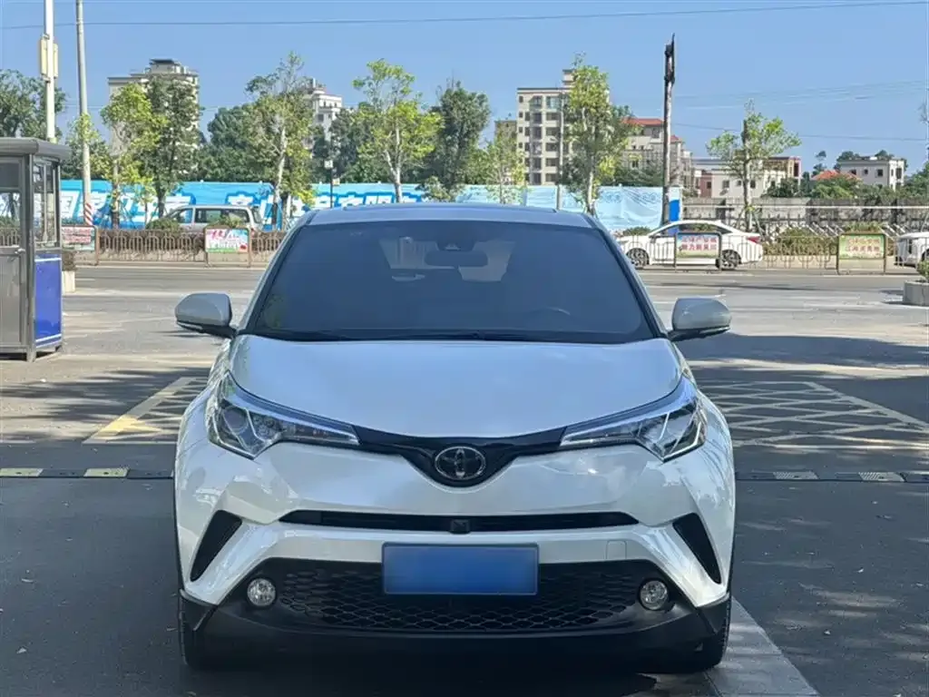 Toyota C-HR — фото 9