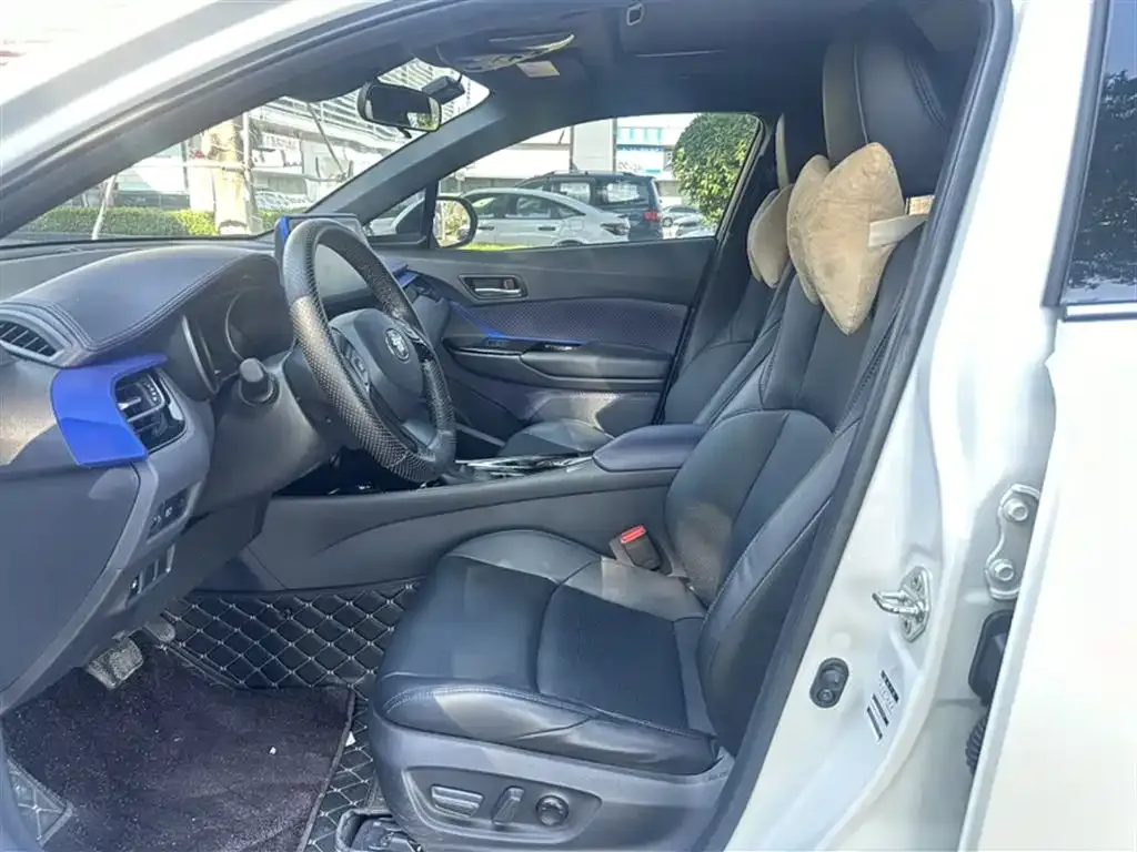 Toyota C-HR — фото 4