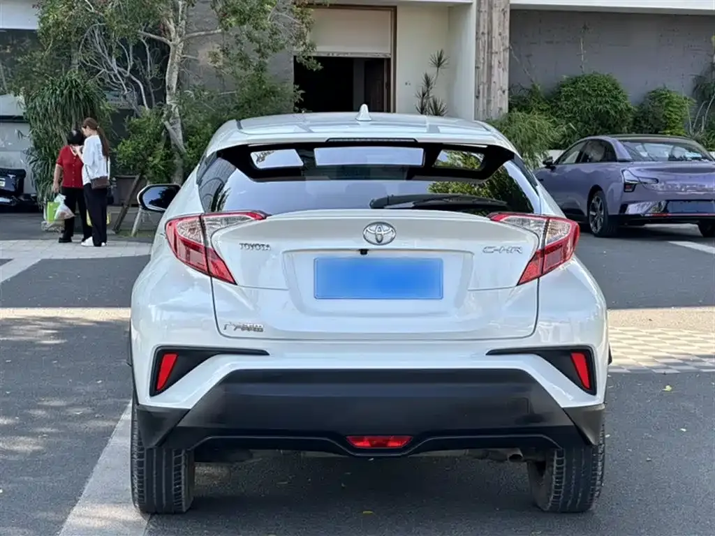 Toyota C-HR — фото 3