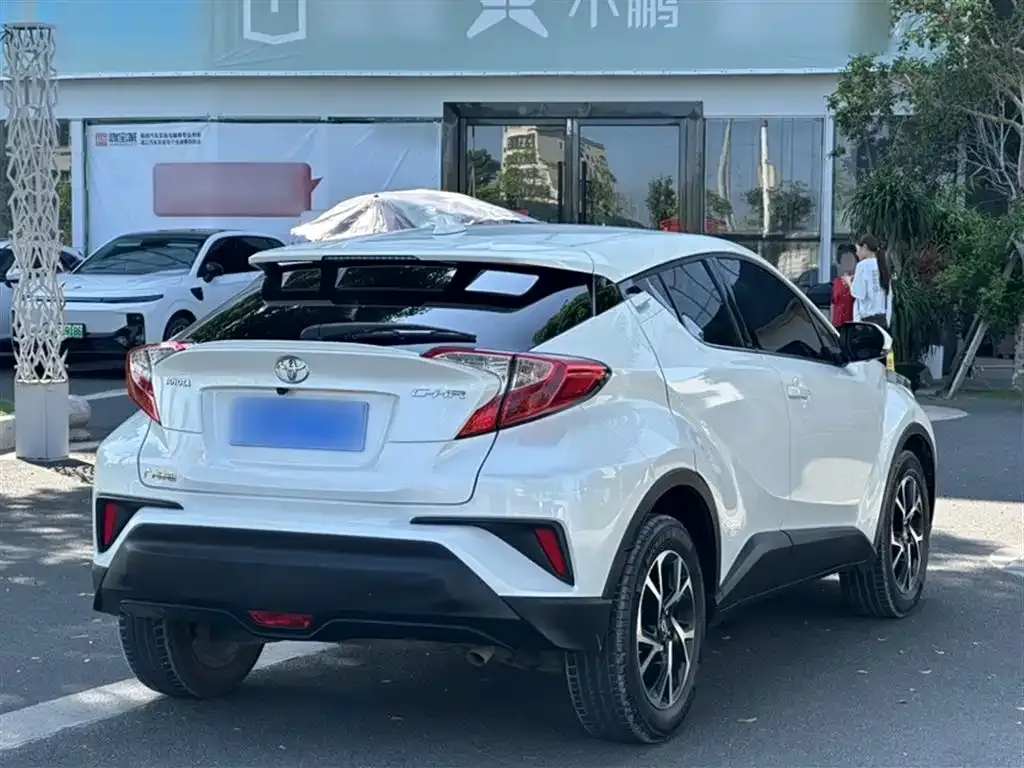 Toyota C-HR — фото 8