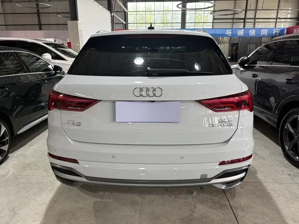 Audi Q3 — фото 4