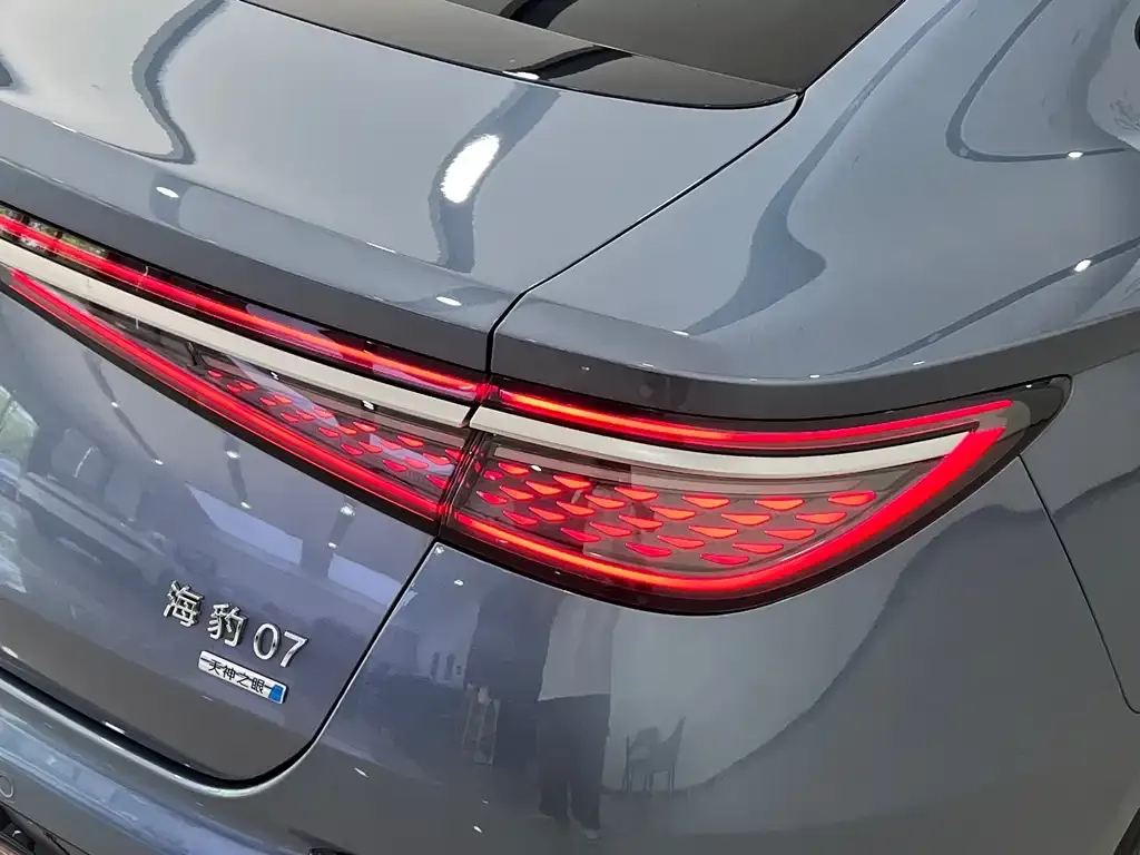 BYD Seal 07 DM-i — фото 10