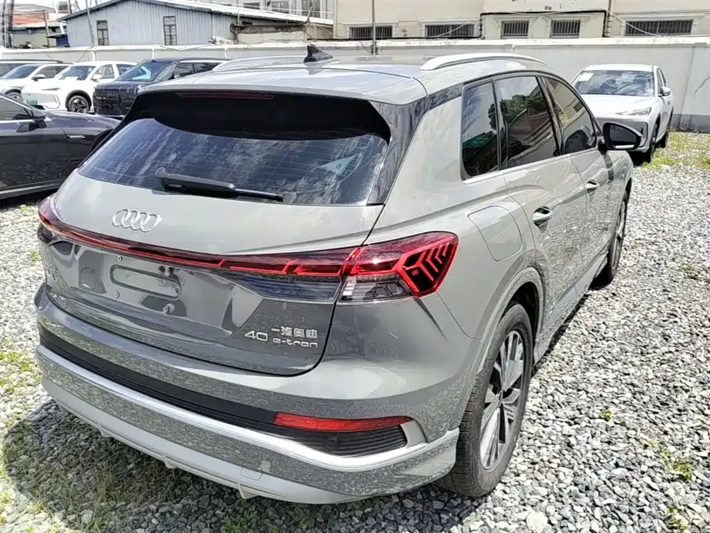 Audi Q4 e-tron — фото 9