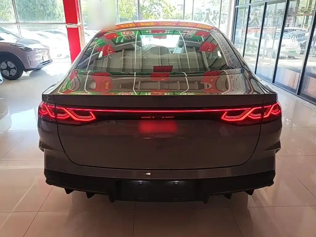 BYD Qin L — фото 4
