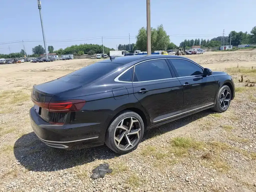Volkswagen Passat — фото 6