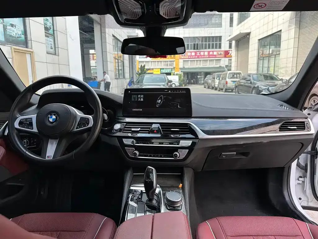 BMW 5 Series — фото 4