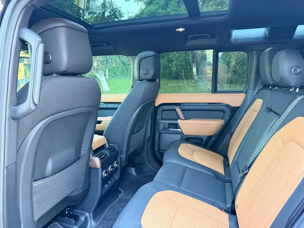 Land Rover Defender — фото 9