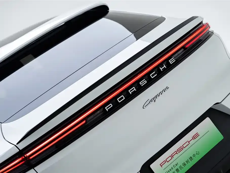 Porsche Cayenne Hybrid — фото 7