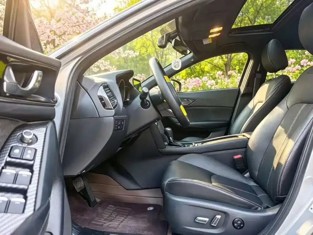 Mazda CX-4 2022 из CN, фото 2