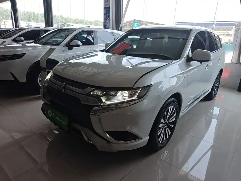 Mitsubishi Outlander — фото 2