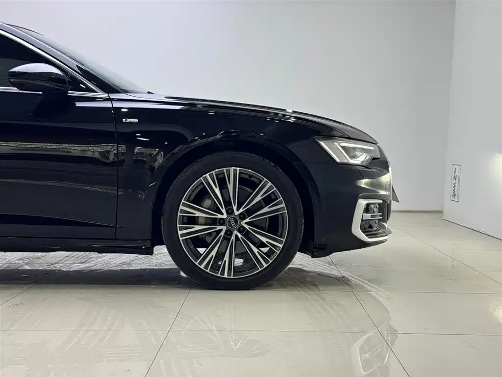 Audi A6L — фото 6