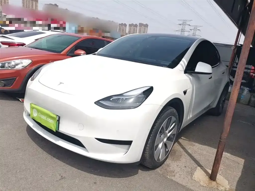 Tesla Model Y — фото 8