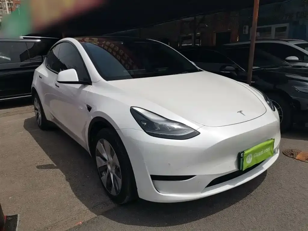 Tesla Model Y — фото 5