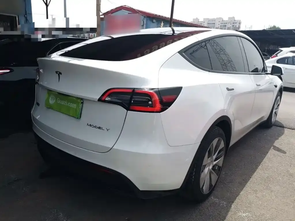 Tesla Model Y — фото 4