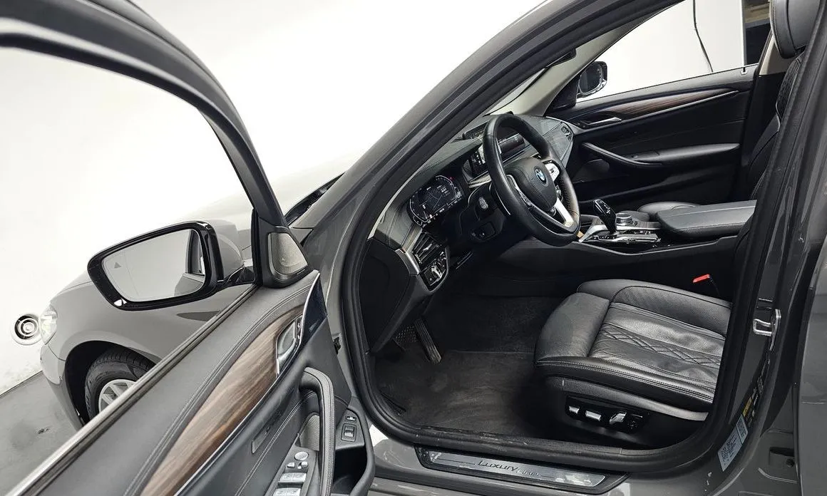 BMW 5-Series 2022 из KR, фото 10