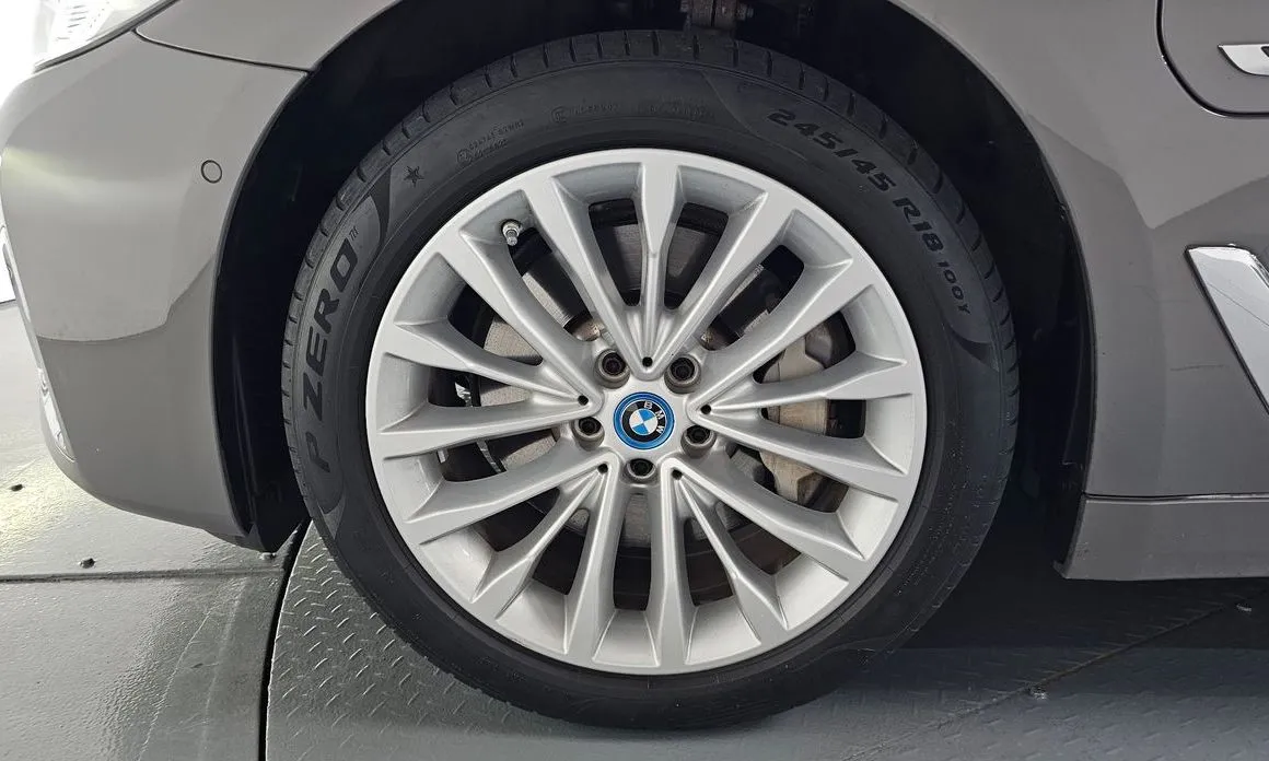 BMW 5-Series 2022 из KR, фото 8