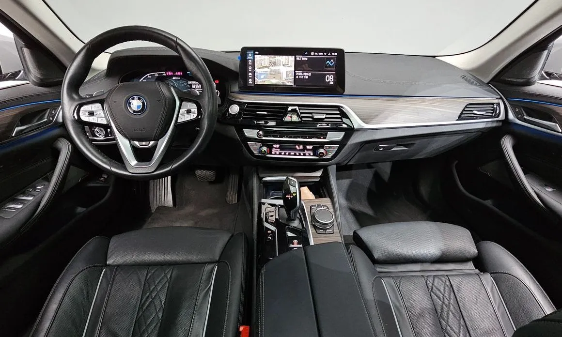 BMW 5-Series 2022 из KR, фото 4