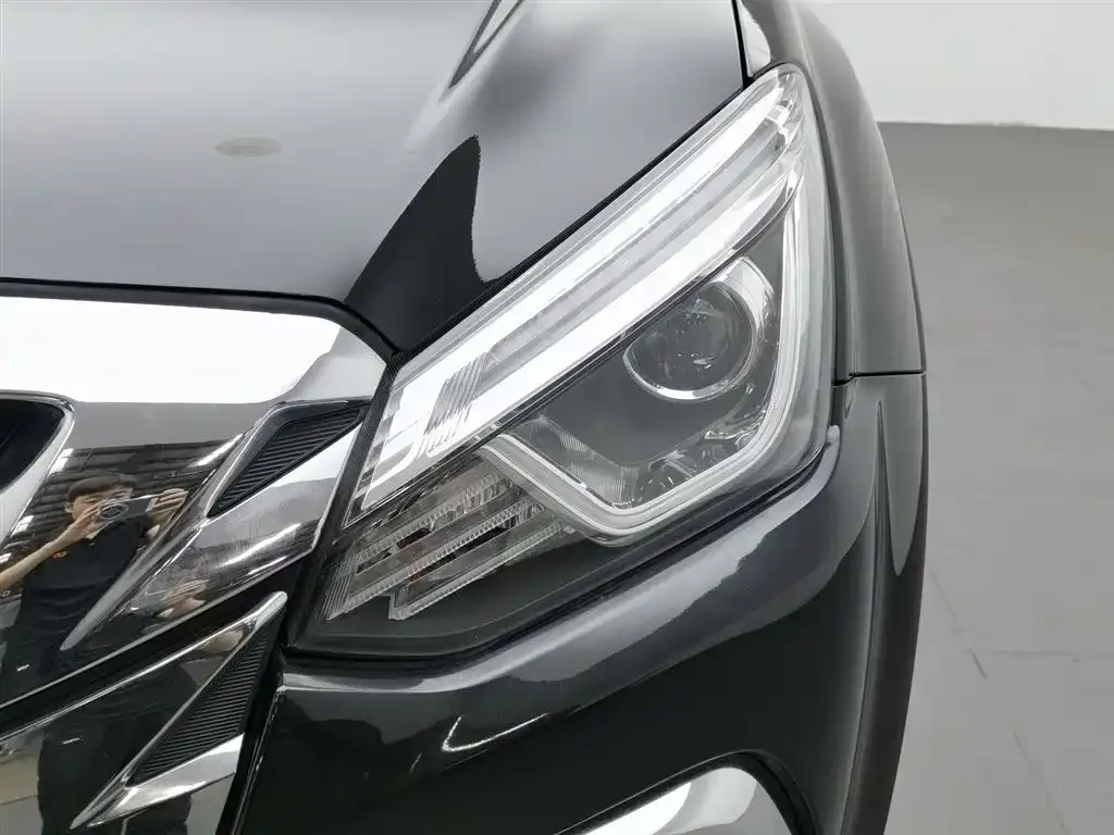 Isuzu MU-X 2023 из CN, фото 5
