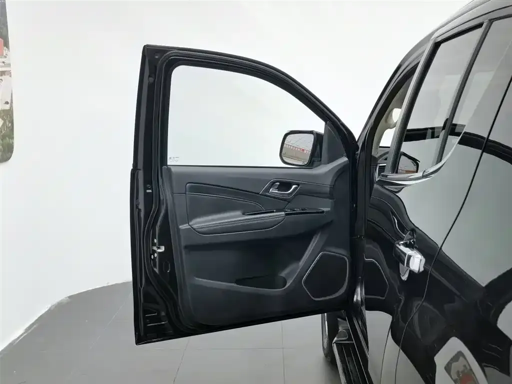 Isuzu MU-X 2023 из CN, фото 6