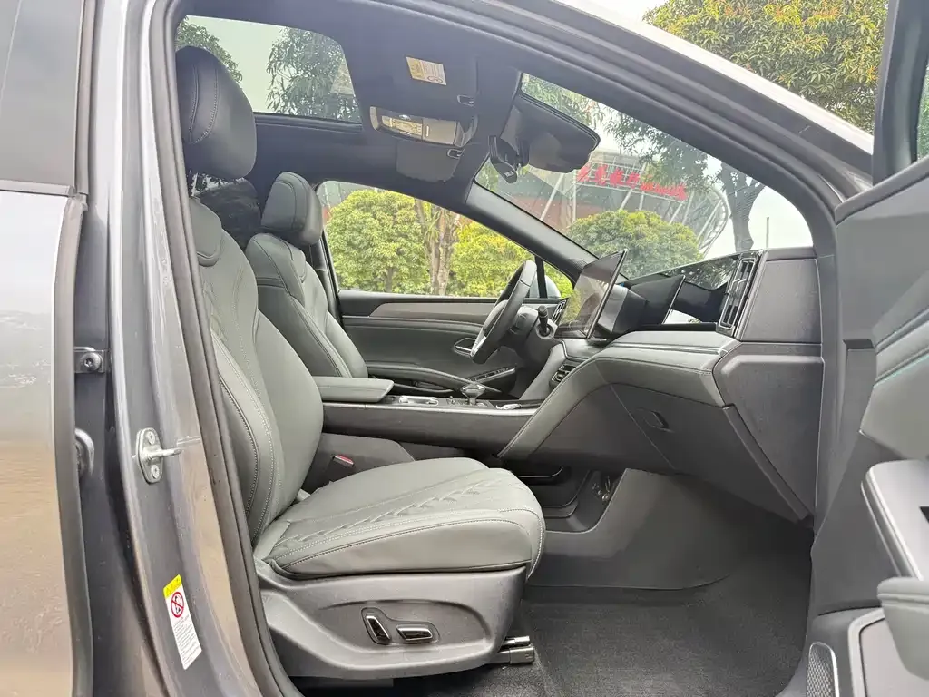 BYD L DM-i — фото 6