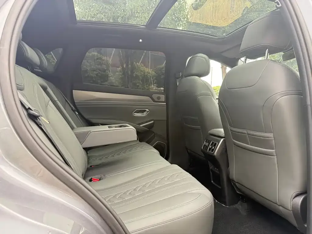 BYD L DM-i — фото 3