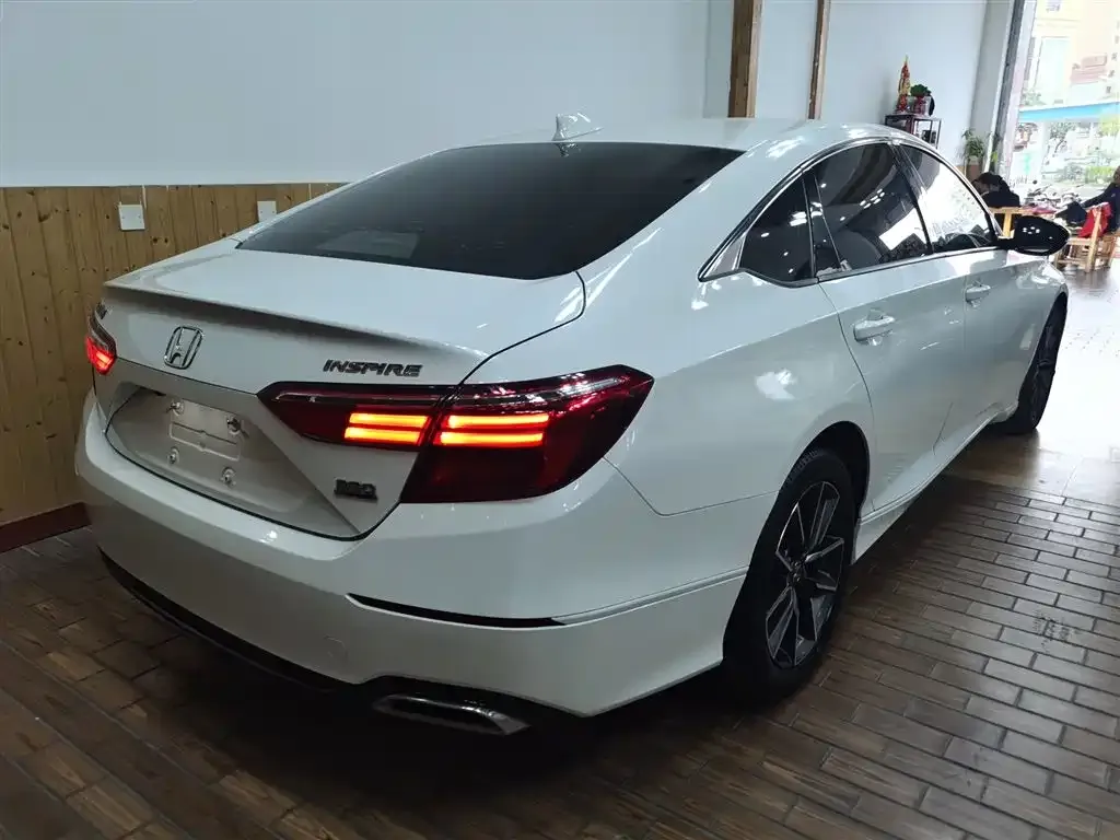 Honda Inspire — фото 10