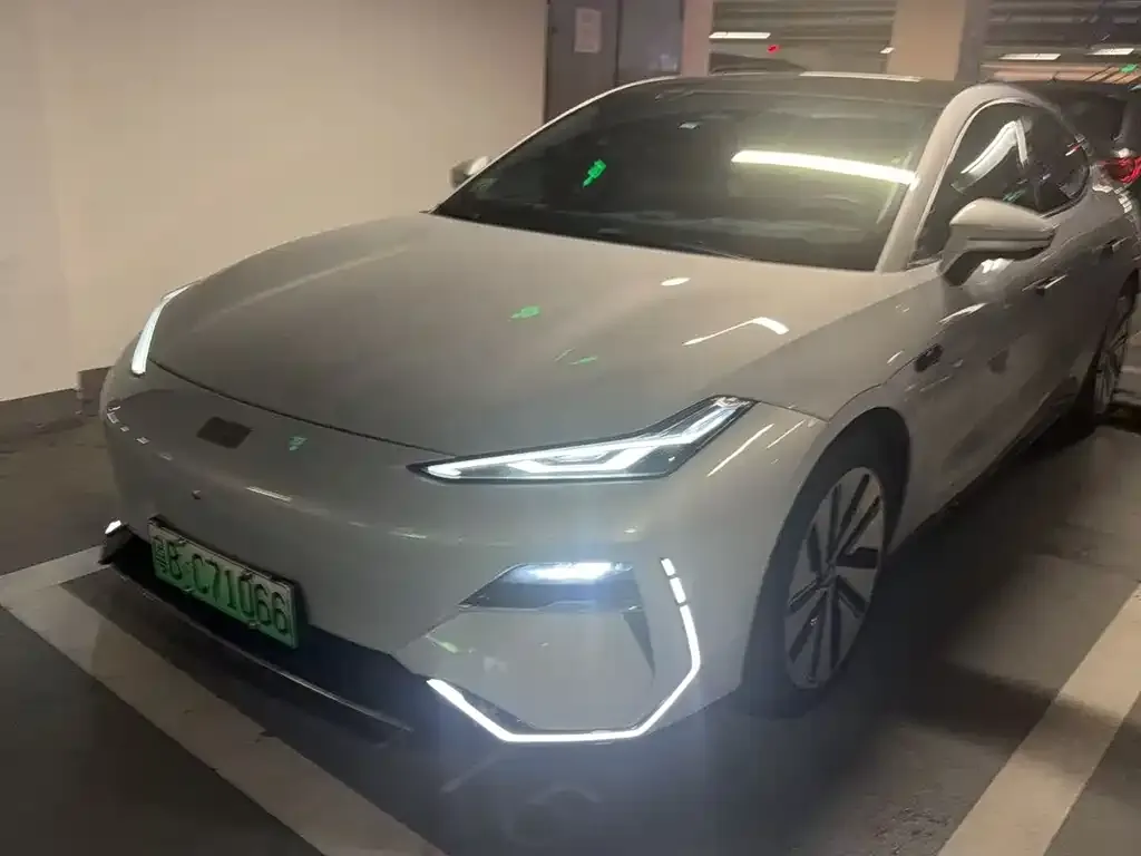 Geely Galaxy E8