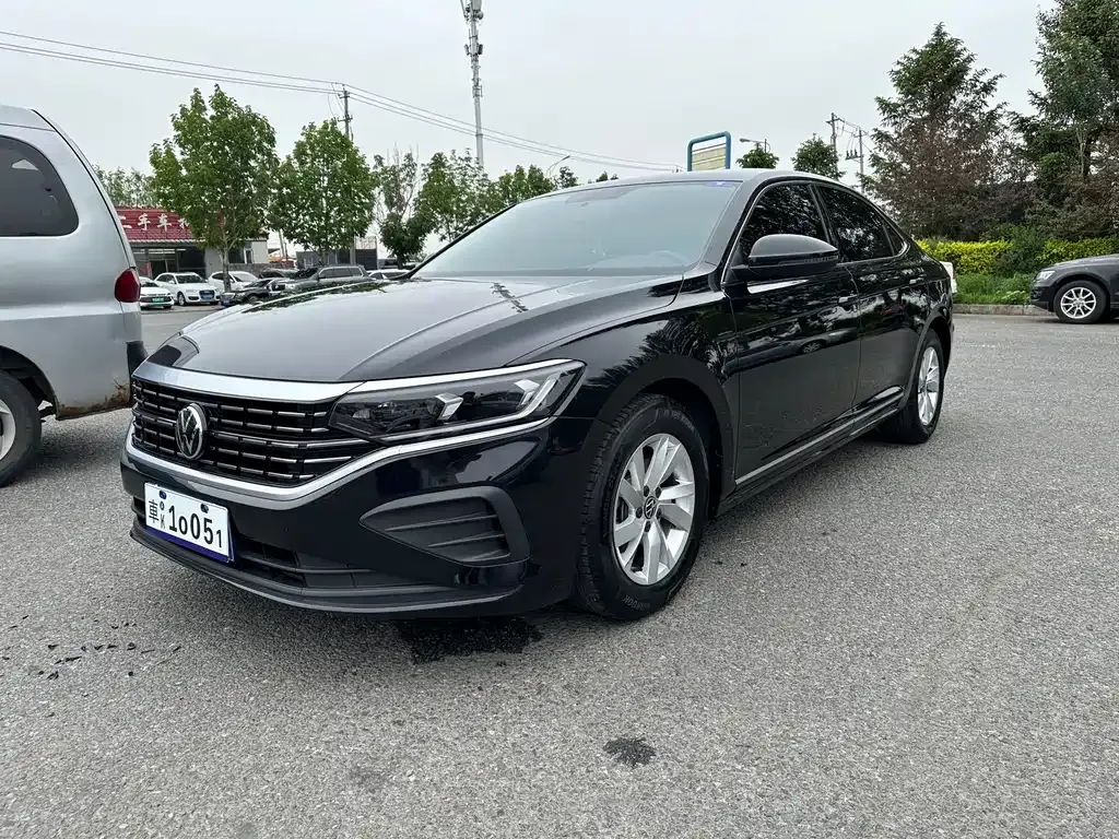 Volkswagen Passat — фото 1