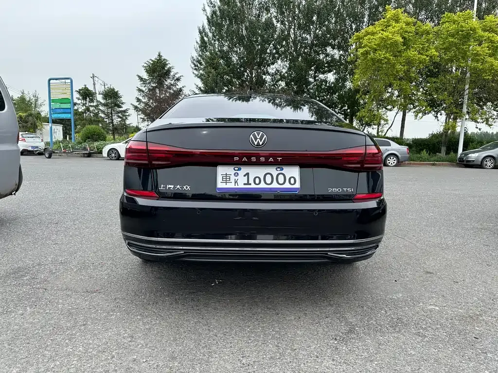 Volkswagen Passat — фото 10