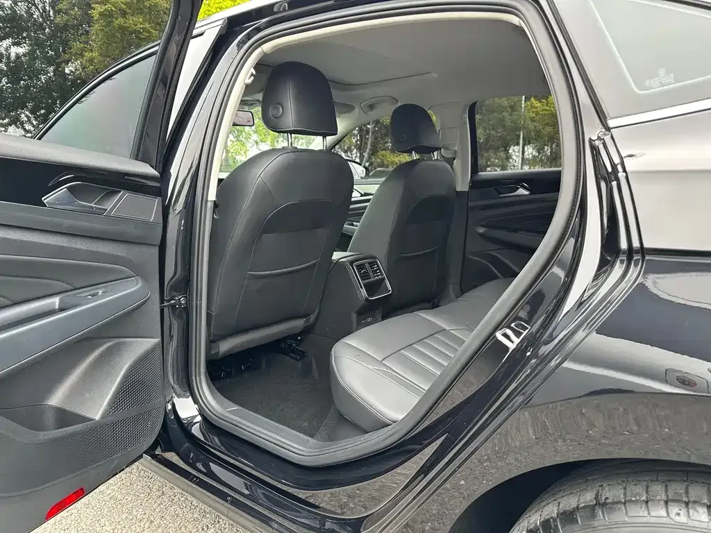 Volkswagen Passat — фото 8