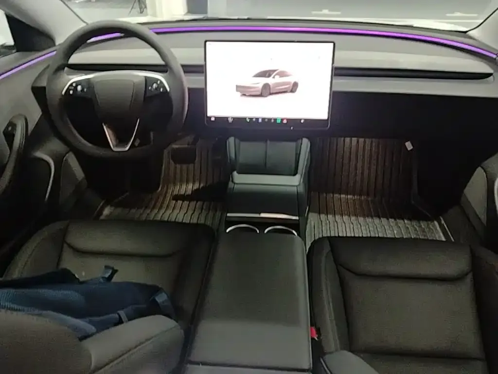 Tesla Model 3 — фото 7