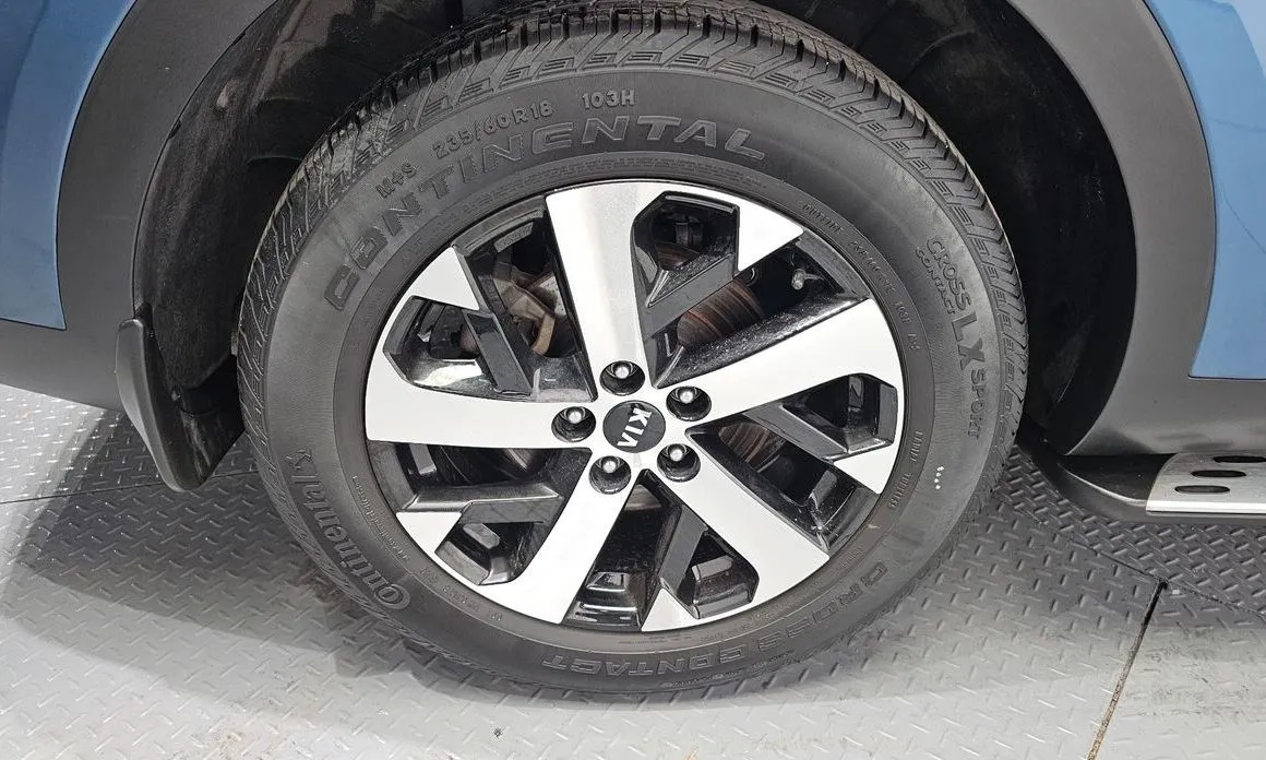 Kia Sorento — фото 6