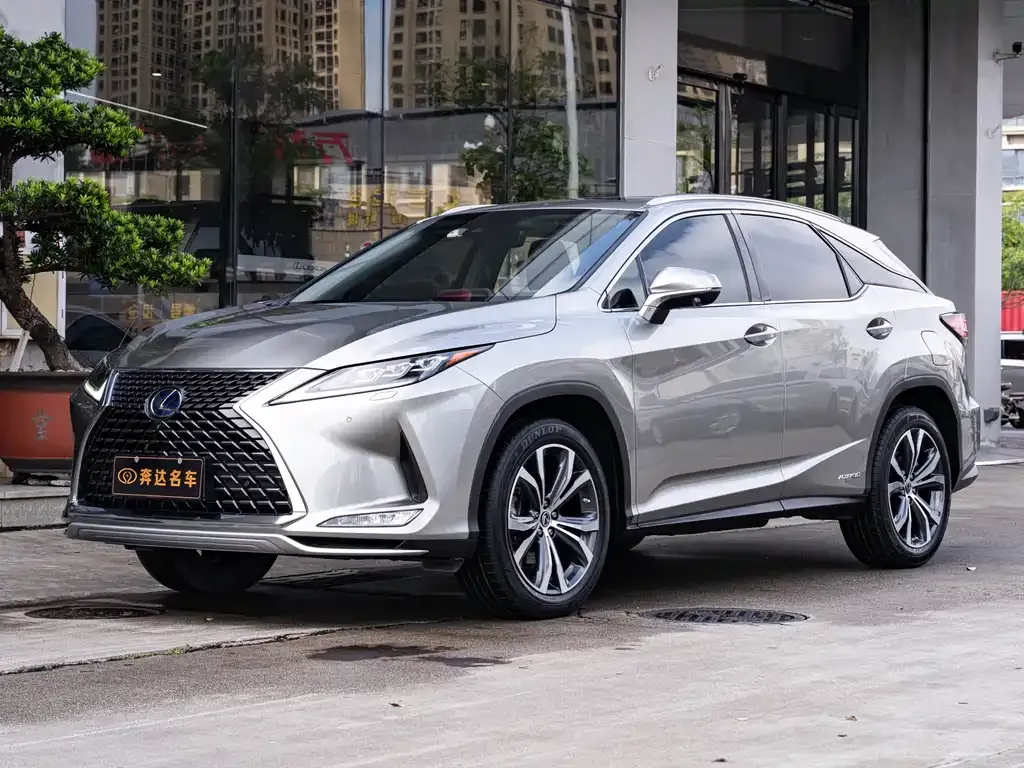 Lexus RX — фото 1