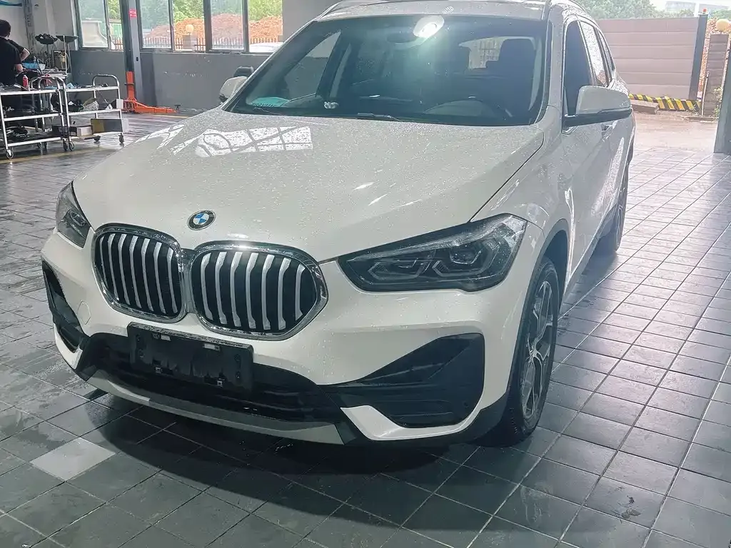 BMW X1 — фото 1