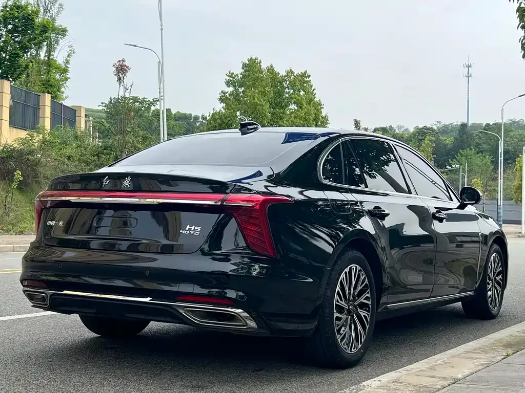 Hongqi H5 — фото 10