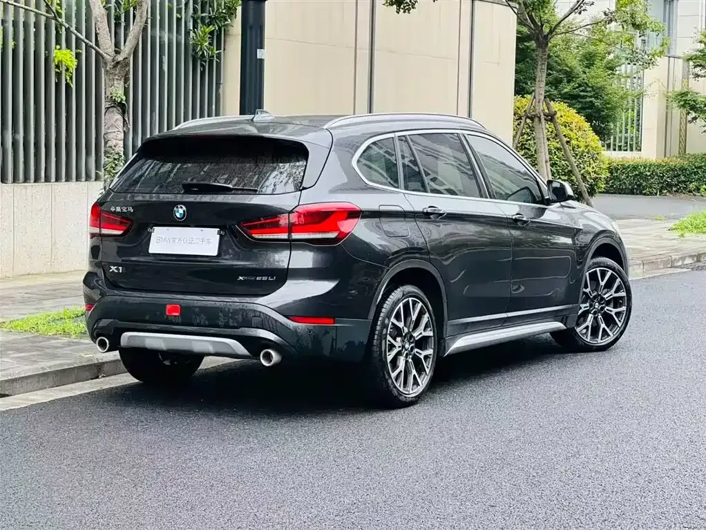 BMW X1 — фото 5