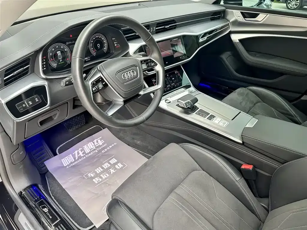 Audi A7L — фото 8