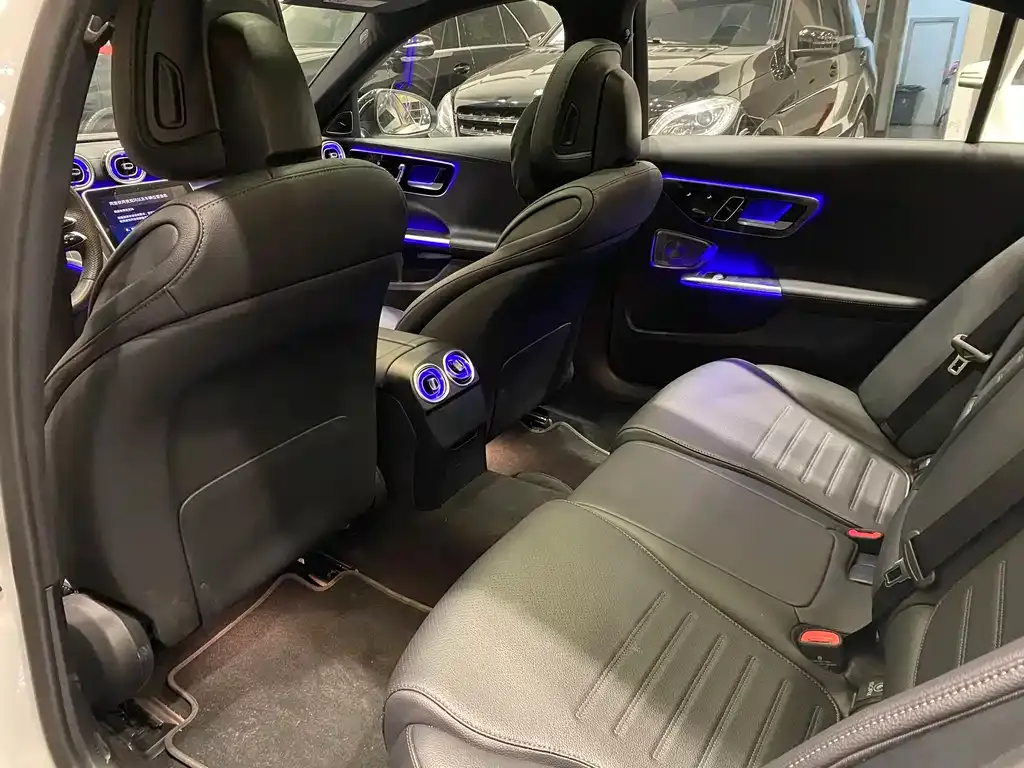 Mercedes-Benz C-Class — фото 10